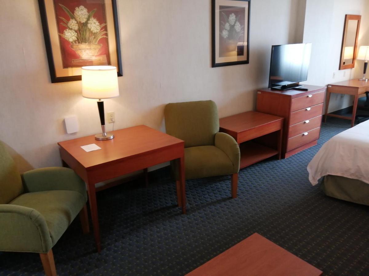 Holiday Inn Express & Suites Toluca Zona Aeropuerto By Ihg Exterior photo