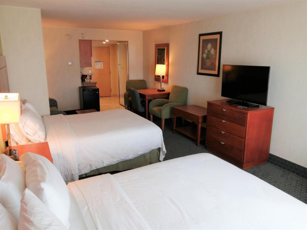 Holiday Inn Express & Suites Toluca Zona Aeropuerto By Ihg Exterior photo