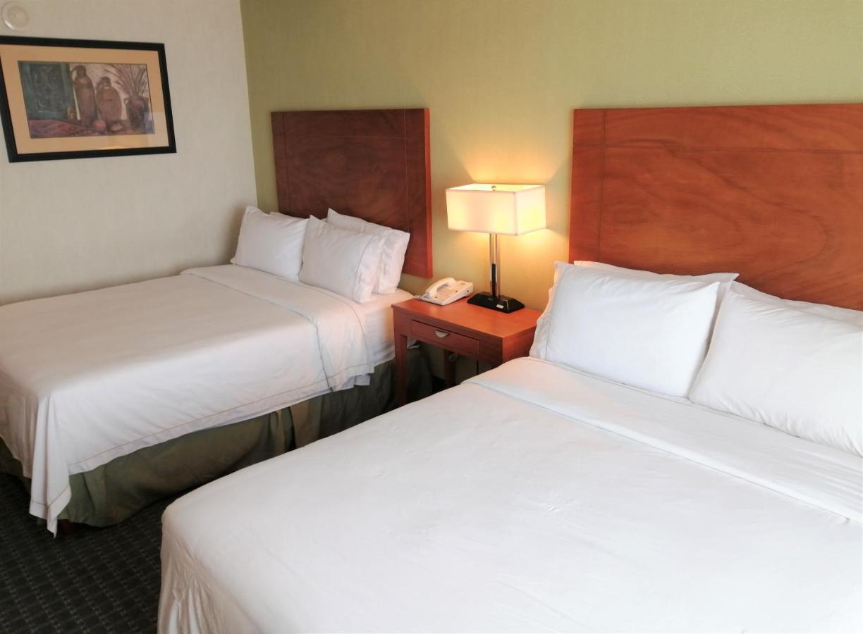 Holiday Inn Express & Suites Toluca Zona Aeropuerto By Ihg Exterior photo