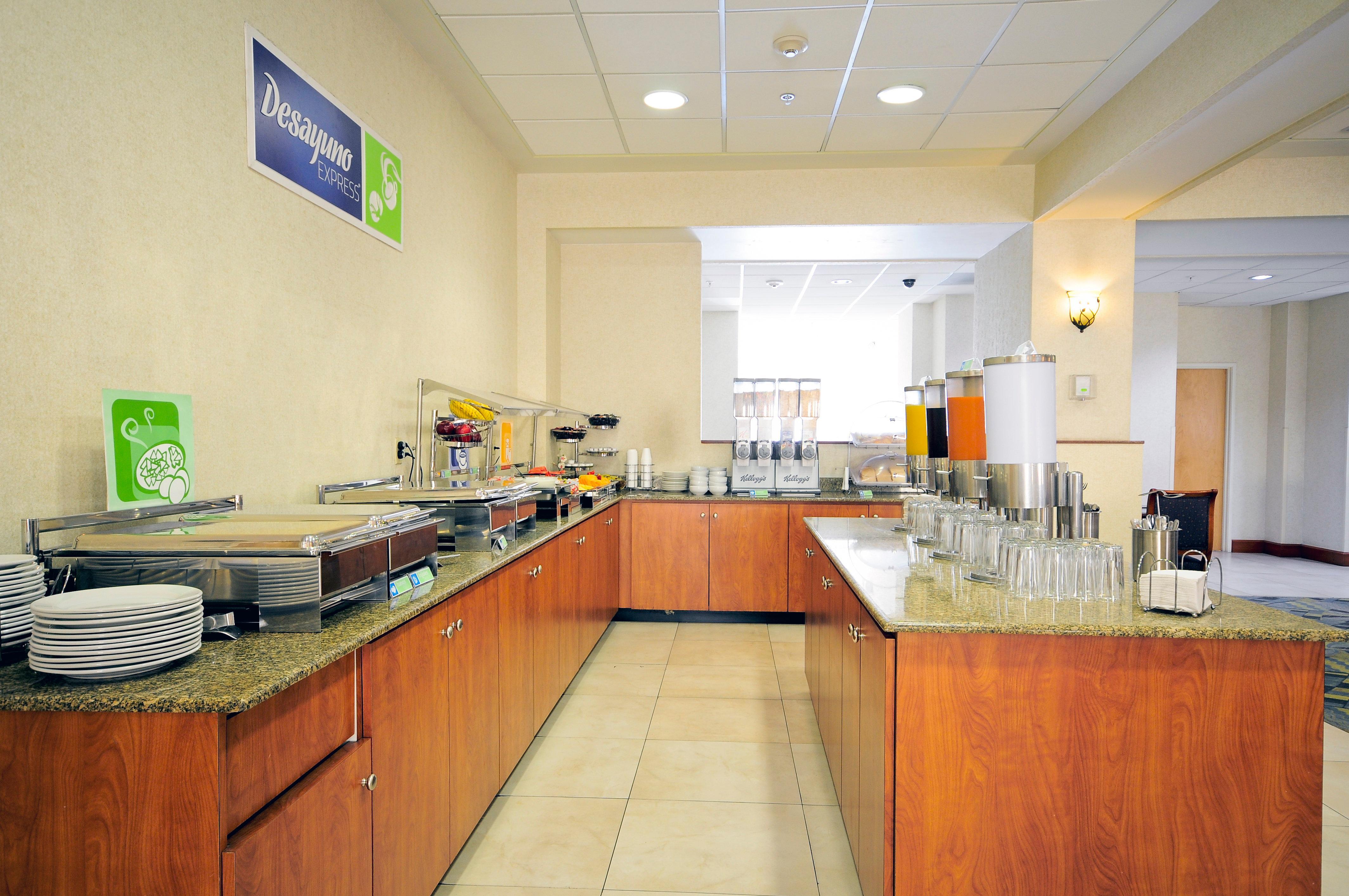Holiday Inn Express & Suites Toluca Zona Aeropuerto By Ihg Exterior photo