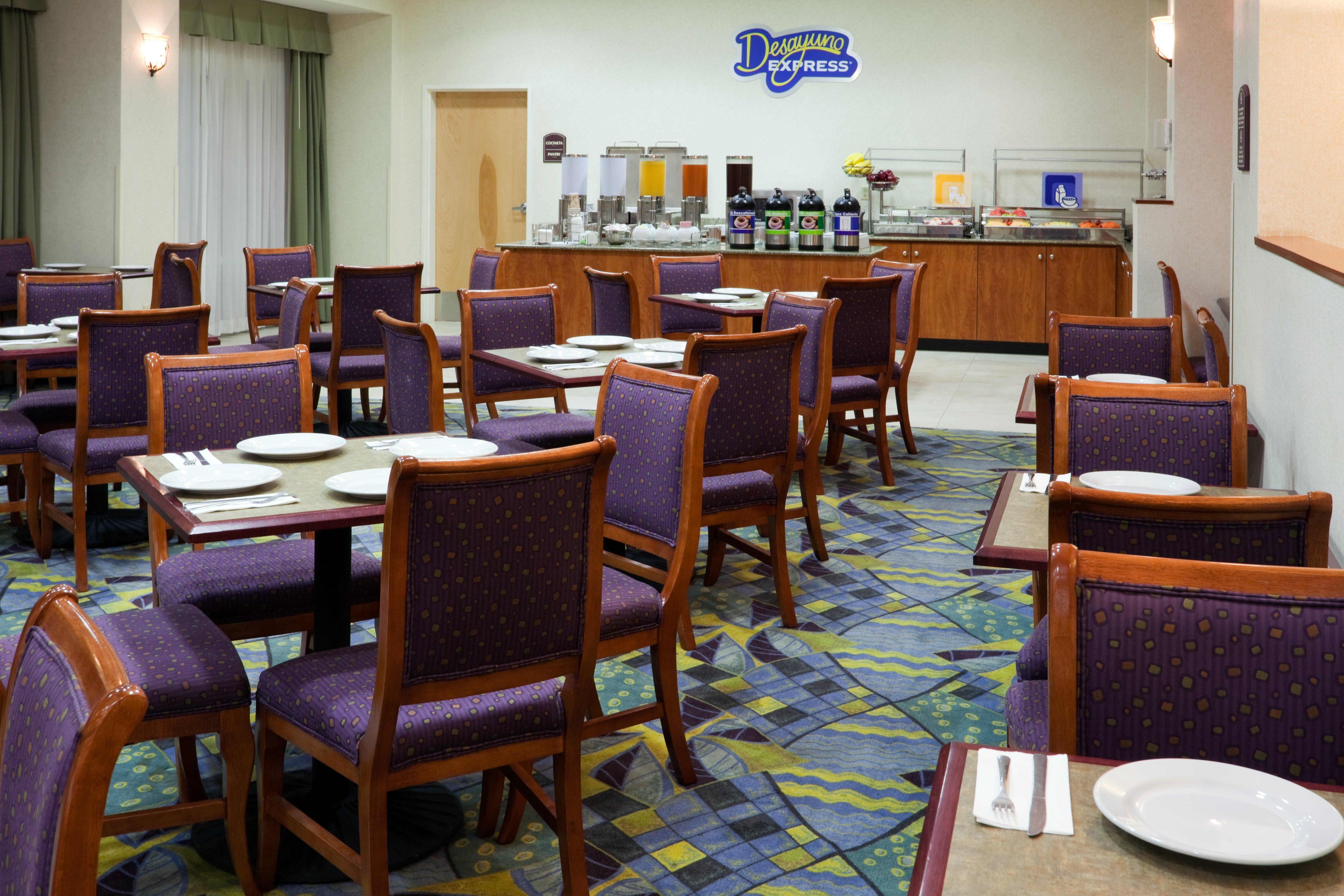 Holiday Inn Express & Suites Toluca Zona Aeropuerto By Ihg Exterior photo