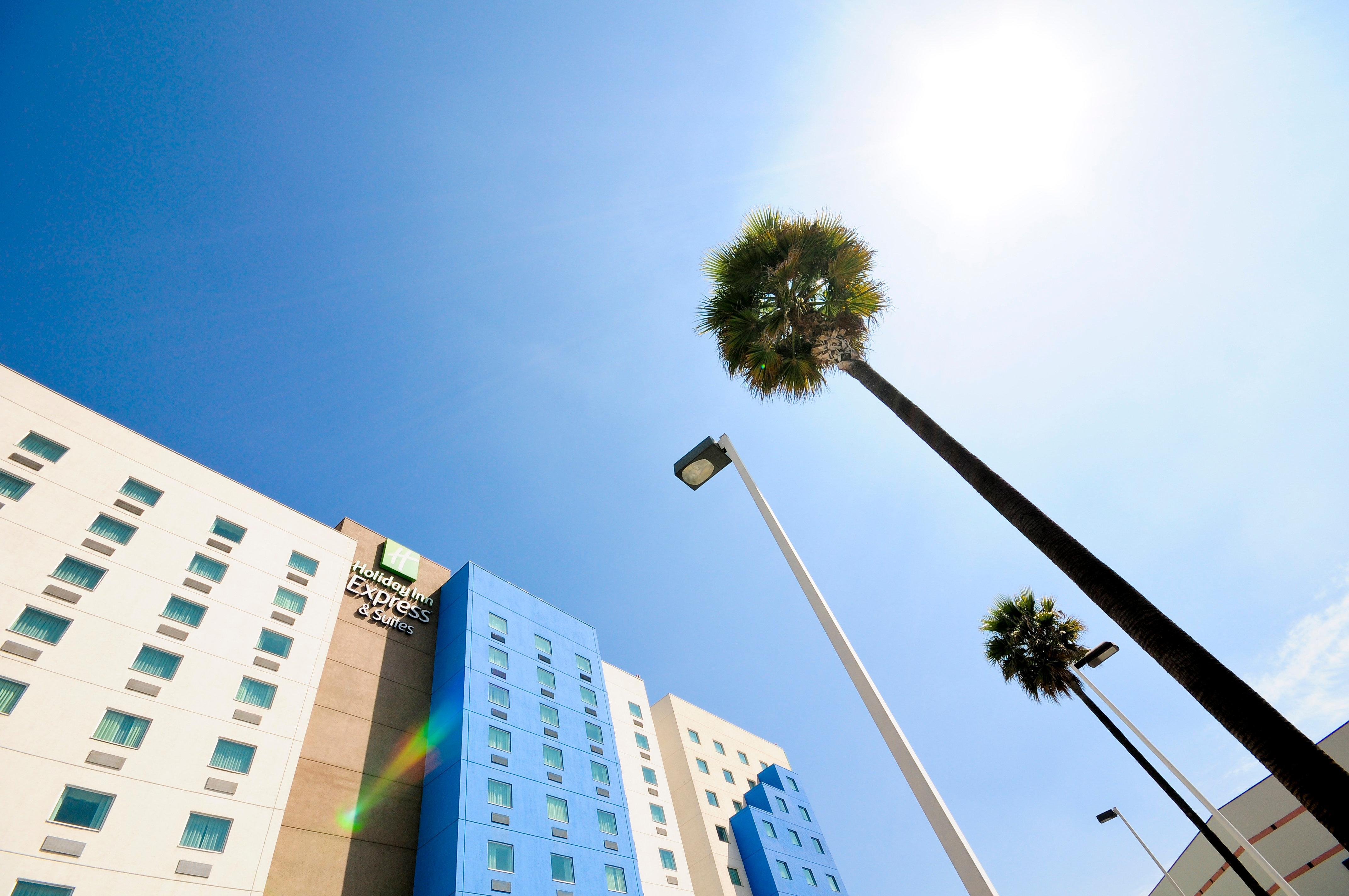 Holiday Inn Express & Suites Toluca Zona Aeropuerto By Ihg Exterior photo