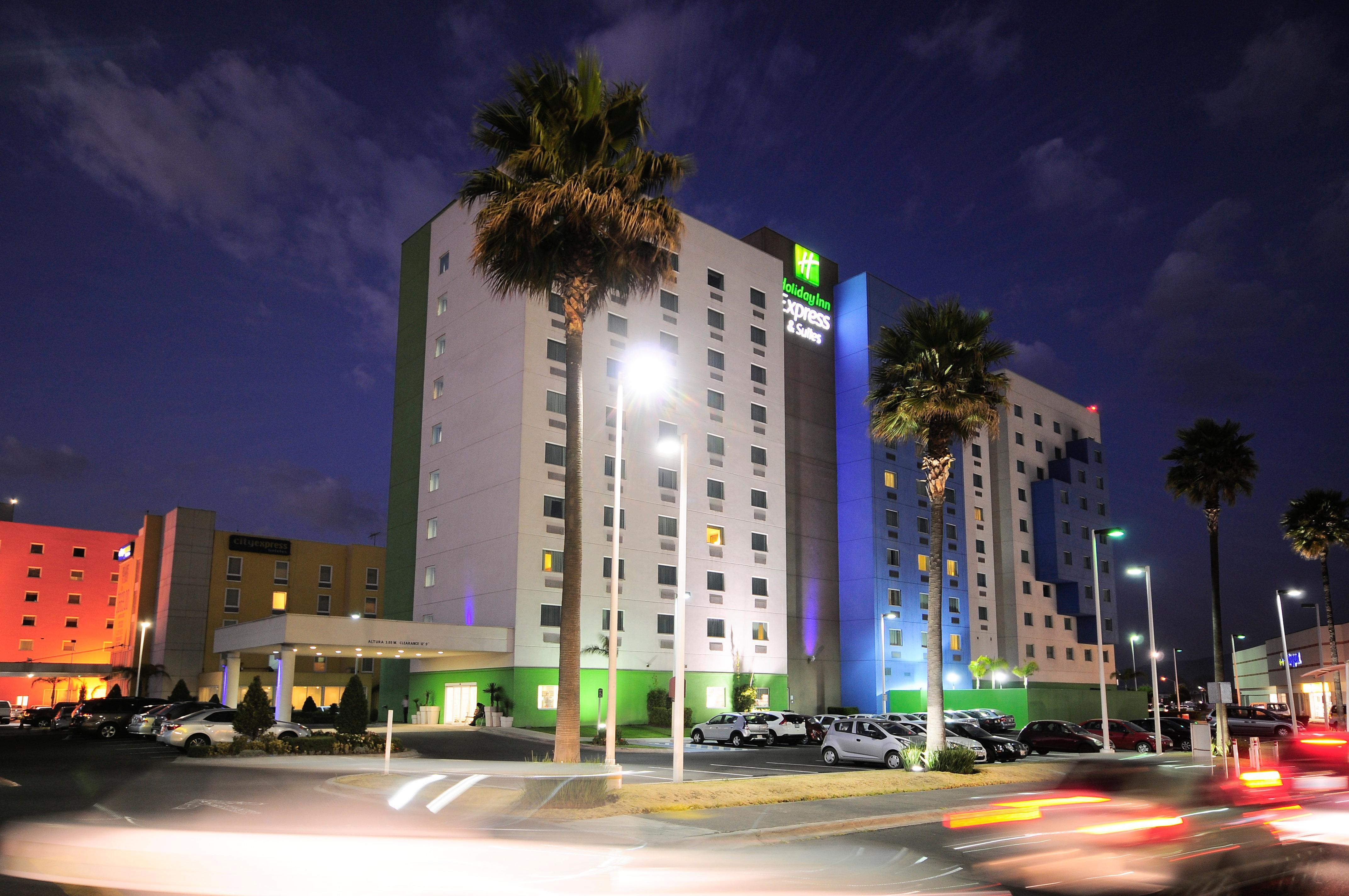 Holiday Inn Express & Suites Toluca Zona Aeropuerto By Ihg Exterior photo