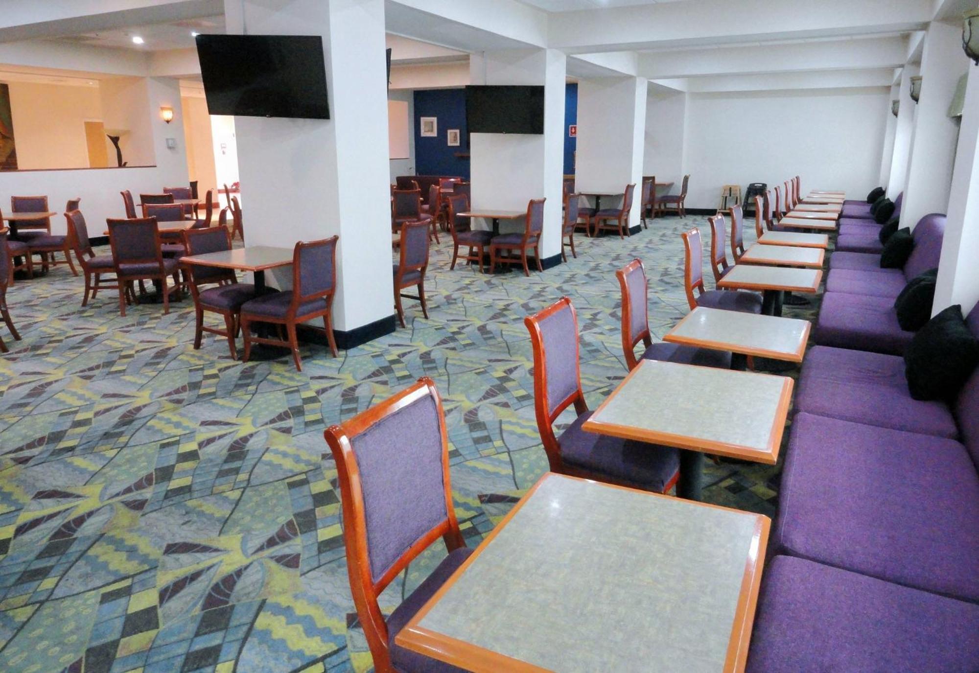 Holiday Inn Express & Suites Toluca Zona Aeropuerto By Ihg Exterior photo