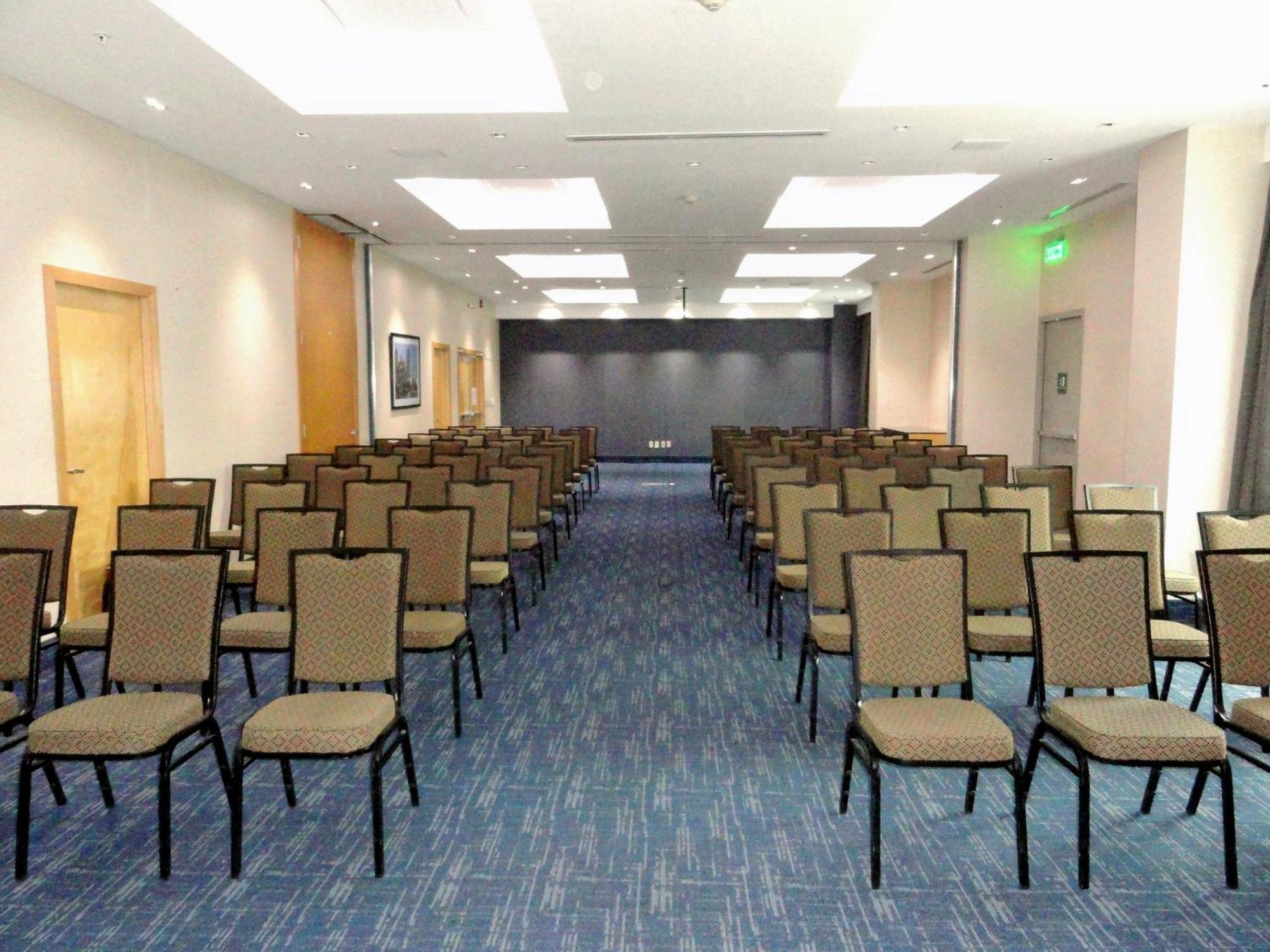 Holiday Inn Express & Suites Toluca Zona Aeropuerto By Ihg Exterior photo