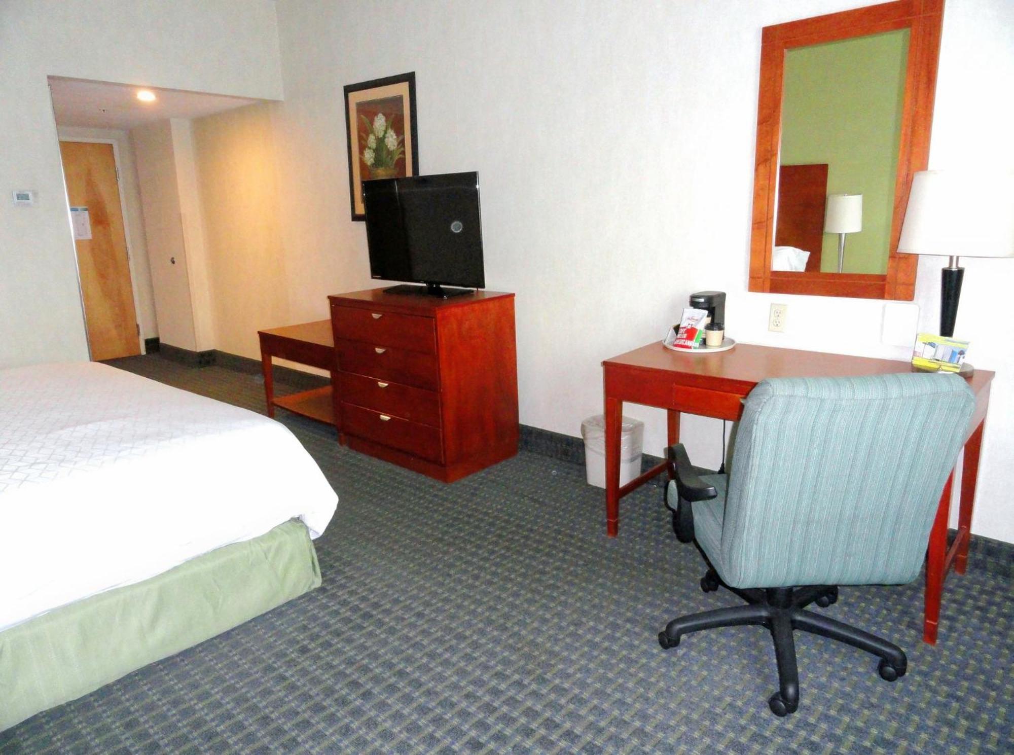 Holiday Inn Express & Suites Toluca Zona Aeropuerto By Ihg Exterior photo